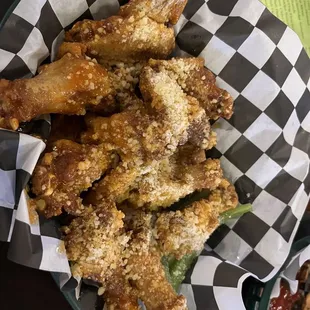 Spicy garlic parm wings