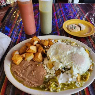 Green chilaquiles
