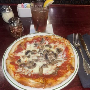 Fantastic Appetizer Mushroom Pizza &amp; Iced Tea!!!