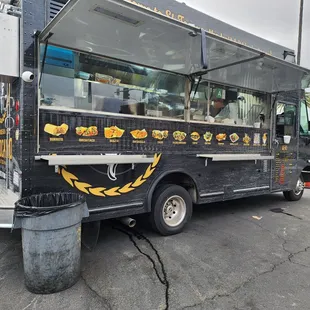 El Tocayo Birria has a new truck location on the corner of Main st and 14th street on Riverside, CA.