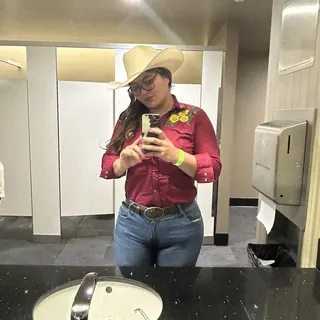 Lizeth R.