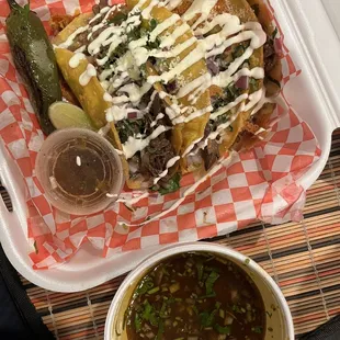 Starter pack birria tacos