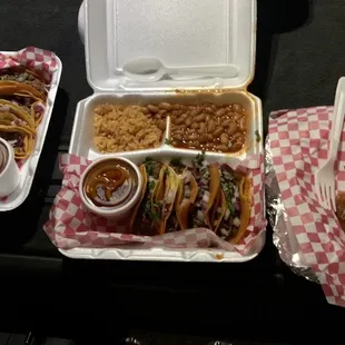 Taco plates and mulita