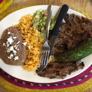 Great taste. Nice big Jalapeno. I wish the food was served hot.