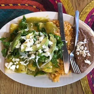 Good fresh tasting chicken enchiladas, with a green sauce. It would have been even better served hot.
