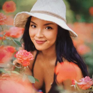 Zhenni L.