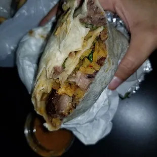 Carnitas burrito