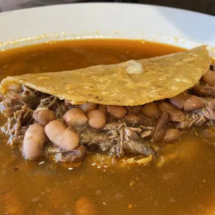 Quesadilla de maíz con birria de Res $6.99