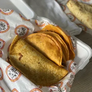 Taco Dorado, Taco Sauve, quesabirria