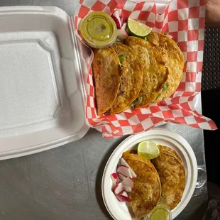 Quessabirrias to go!