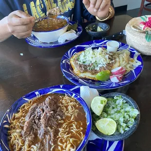 Birria ramen &amp; chorreada &amp; birria