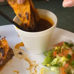 Quesibirrias tacos con consomé