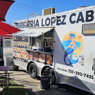 Food truck &amp; seating