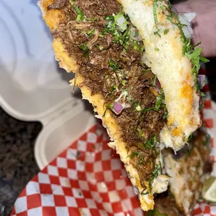 TORTA BIRRIA