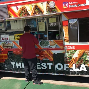 Birria de res is what you get here. Bien sabroso