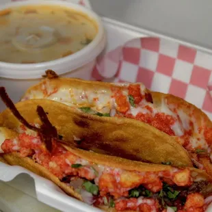 Quesabirria con hot Cheeto