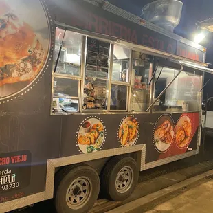 a food truck at night