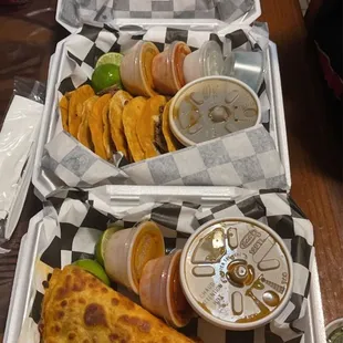 Papa Birria, Quesabirrias de Harina, Quesabirrias de Maiz