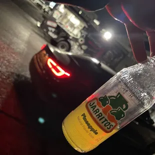 Enjoy the food in the vehicle