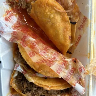 If un edible greasy tacos are your thing here&apos;s your place !