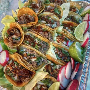 Charola M Grande  25 tacos with choice of meat. Azada, Birria