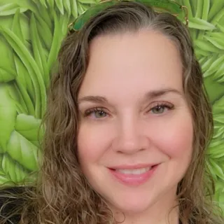 Nicque M.