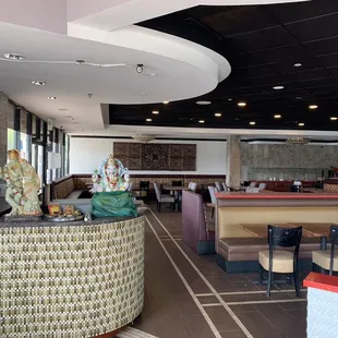 e interior of a restaurant