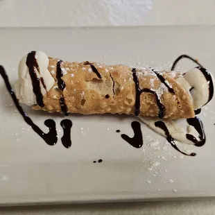 Canoli. So good.