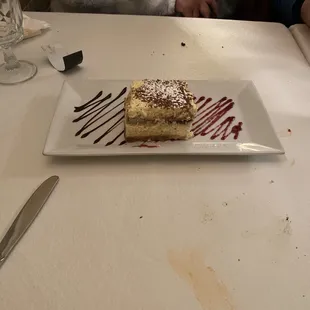 Tiramisu Cake
