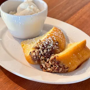 \ (*‿*) / Rum Pecan Slices with Vanilla Ice Cream. Very good @ *:｡ﾟ Biscotti's. *:｡ﾟ #supportlocal