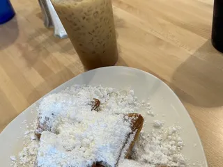 Dragonfly Café At Raphael Village