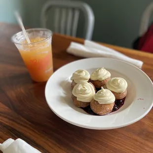 Fruit tea and Bonuts