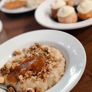 Everything&apos;s Peachy Oatmeal, Bonuts, Biscuit and Sausage Gravy