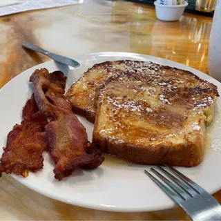 Rum Boogie French Toast w/ rum Sauce
