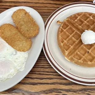 Eggs (over medium) hash brown pattys