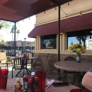 Patio dining. Beautiful day!!!