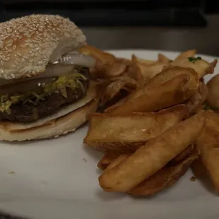 Cheeseburger &amp; fries