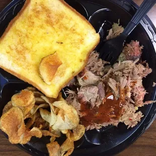 Pulled pork toast gater taters and Mac n cheese