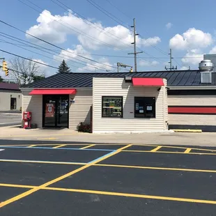 Exterior view of Bismarck Donuts &amp; Coffee