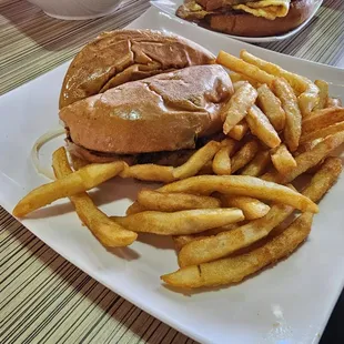 Bun kabob with fries