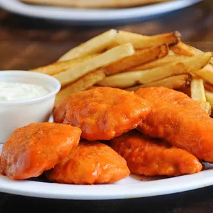 Our renowned Buffalo-style pizza, pasta, subs, salads, and wings are made with family heirloom recipes, perfected over generations.