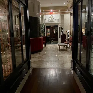 Corridor to the restaurant