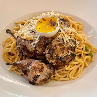 Spaghetti carbonara with grilled quail