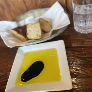 Balsamic and oil with bread