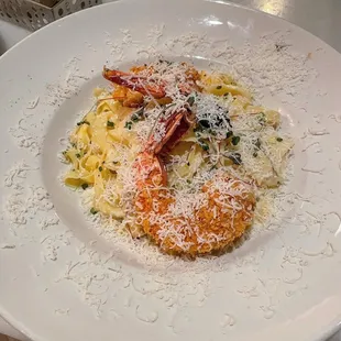 LEMON LINGUINI $39 jumbo prawn, caviar, lemon sauce