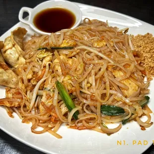 Weekday Lunch Special Pad Thai, served with 2 pcs chicken dumpling