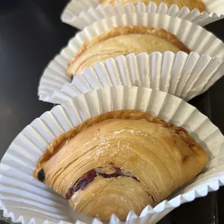 Ube & Young Coconut Puff (Karipap Ube, 3 pcs)