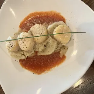 Scallops w rosemary potatoes