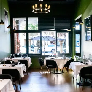 We&apos;re delighted to serve delicious pizzas, pastas, salads, desserts, a wide selection of wine, and more! The best restaurant in Burlingame!