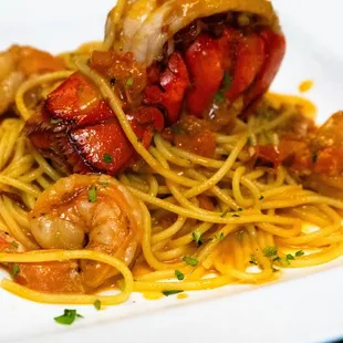 We&apos;re delighted to serve delicious pizzas, pastas, salads, desserts, a wide selection of wine, and more! The best restaurant in Burlingame!